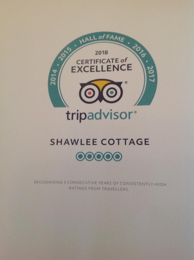 Shawlee Cottage Airdrie Exterior photo
